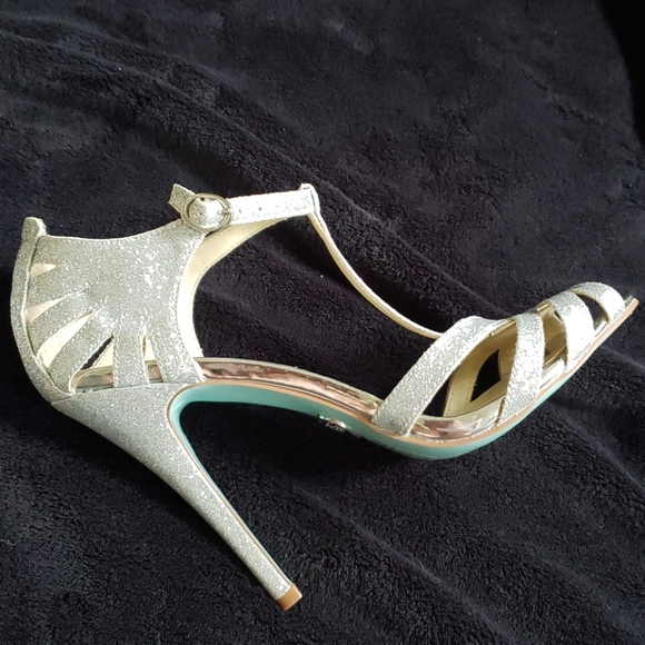 Betsey Johnson Shoes - BLUE BY BETSEY JOHNSON TEE SILVER HEELS, SIZE 7